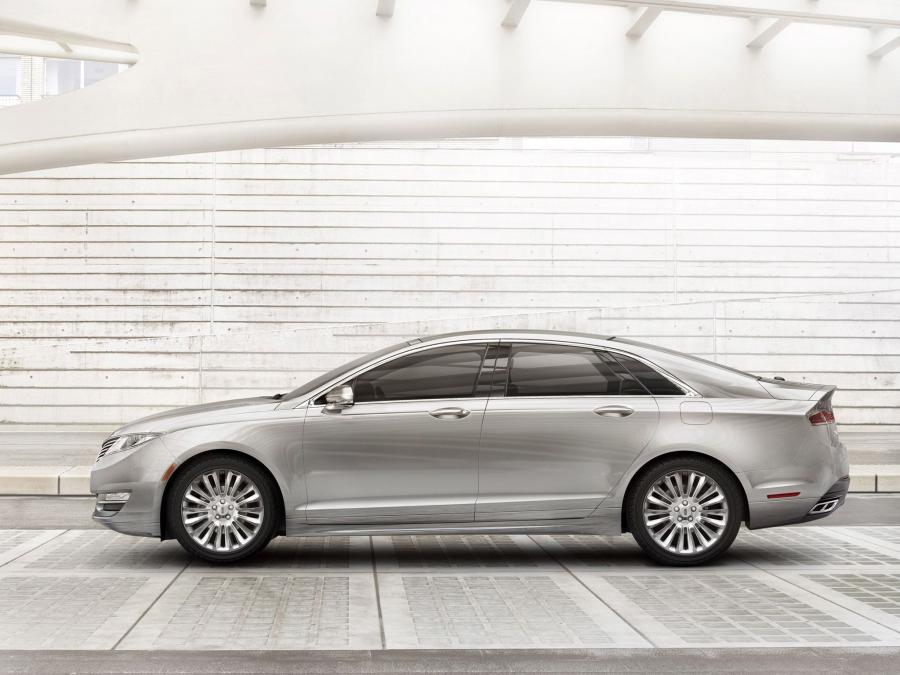  Lincoln MKZ Hybrid 2012 года  (фото 7 из 16)